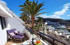 Sea view cozy apartment with pool